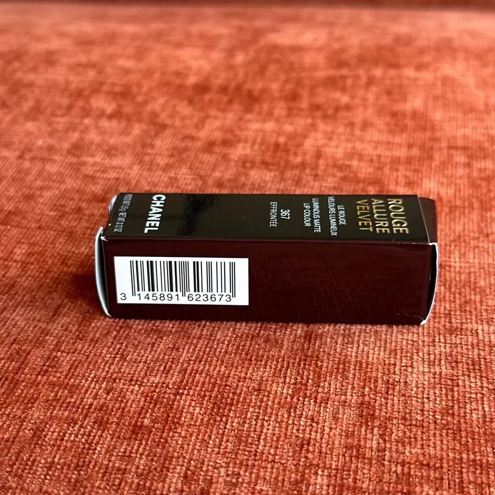 Chanel Rouge Allure Velvet Lip Colour in 367 Effrontee